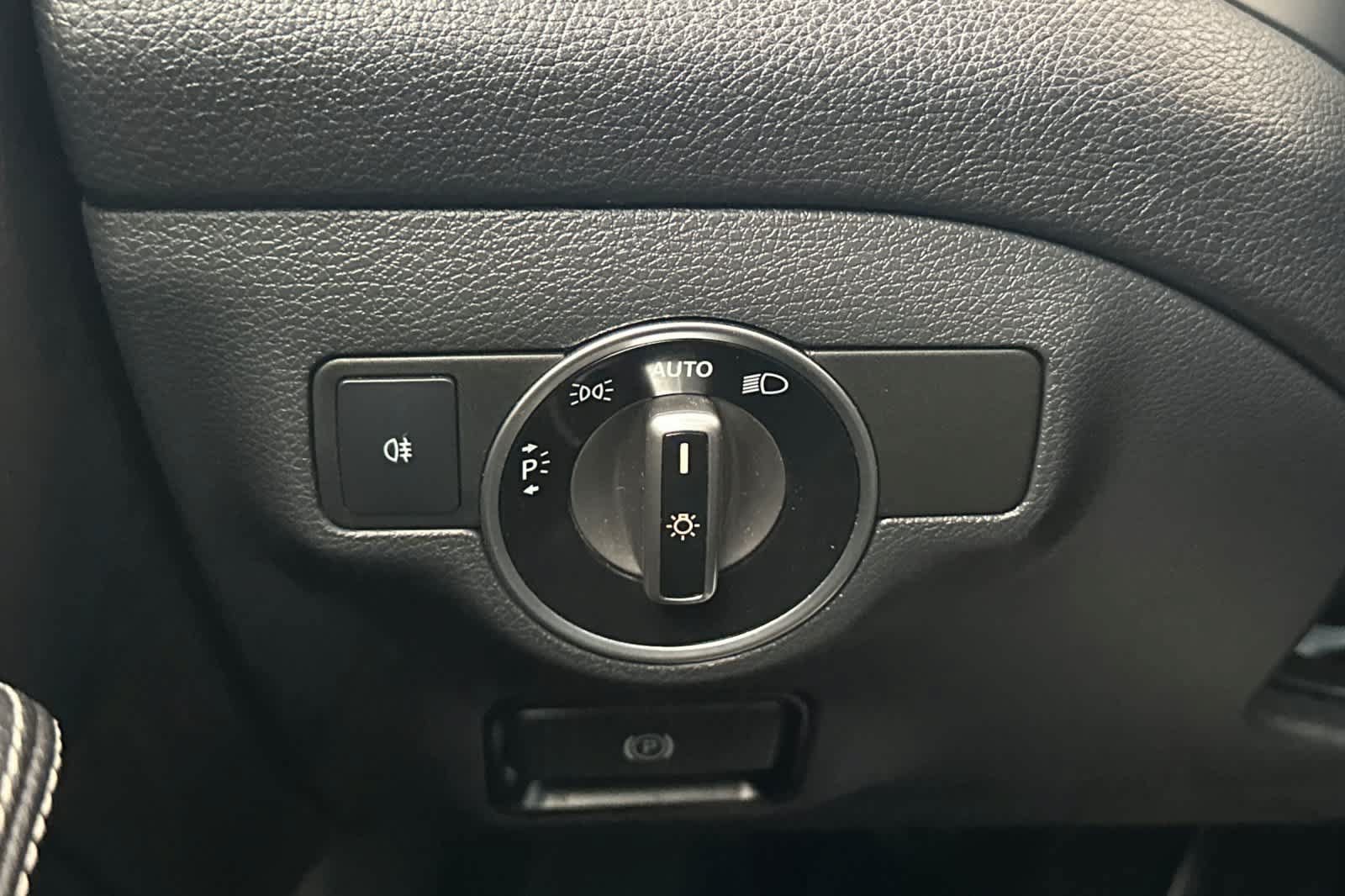 Used 2018 Mercedes-Benz GLA 250 4MATIC image 31