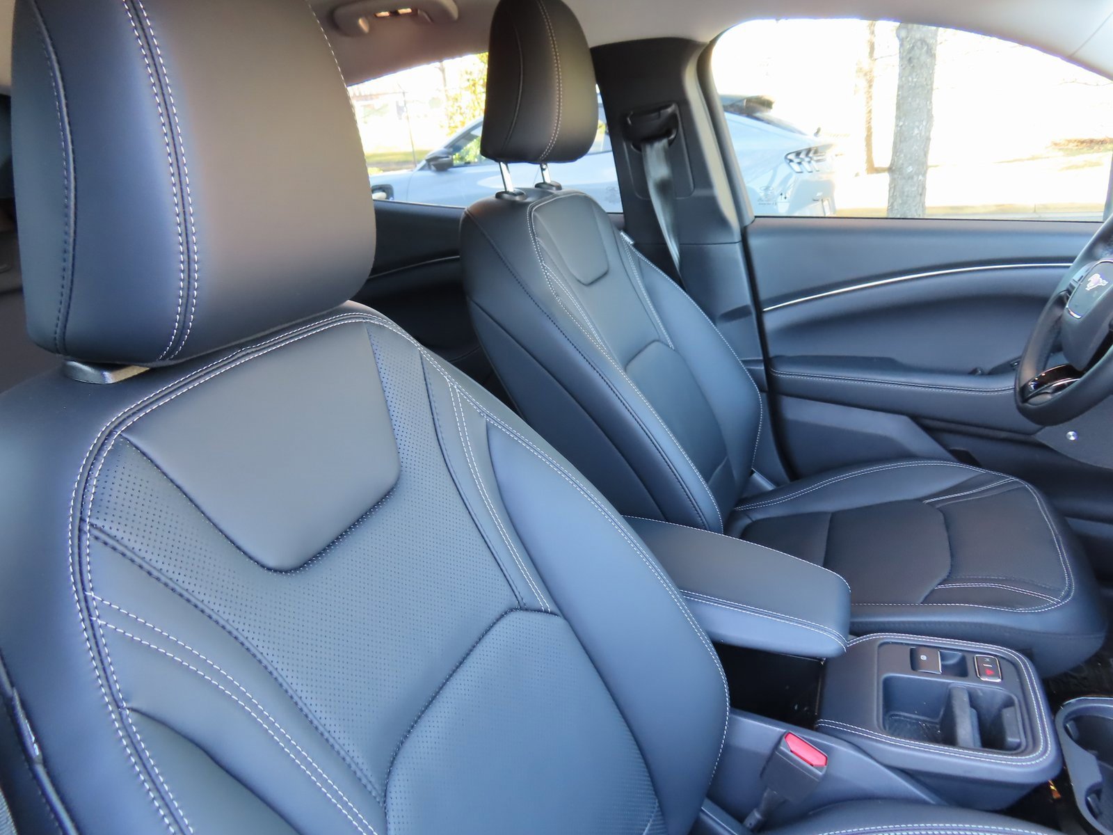 Used 2025 Ford Mustang Mach-E Premium image 33