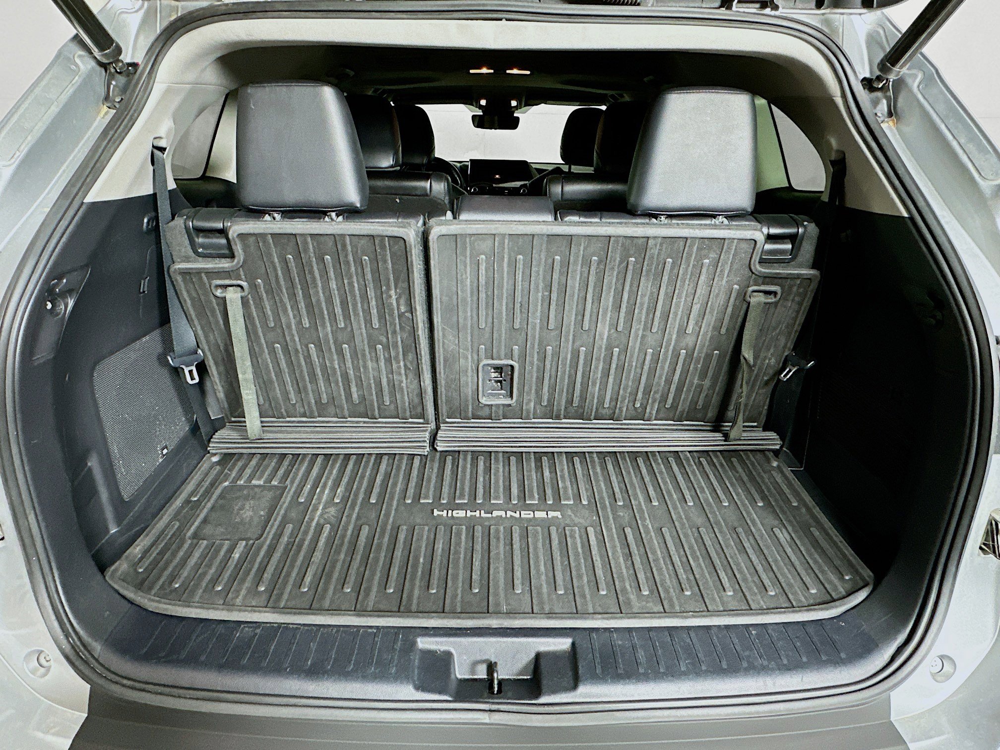 Used 2021 Toyota Highlander Limited image 30