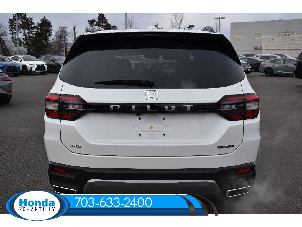 New 2026 Honda Pilot Touring image 6