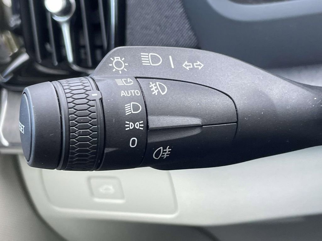 Used 2026 Volvo XC90 B6 Ultra w/ Lounge Package image 37