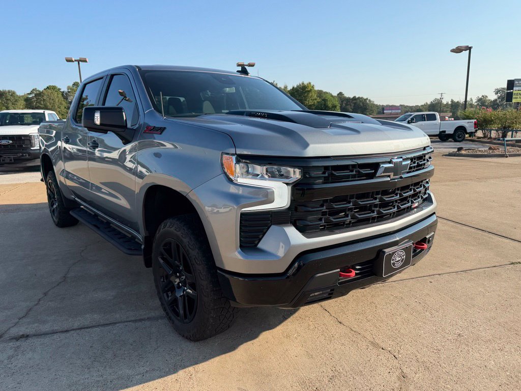 Used 2023 Chevrolet Silverado 1500 LT Trail Boss w/ LT Trail Boss Premium Package AWD/4WD image 11