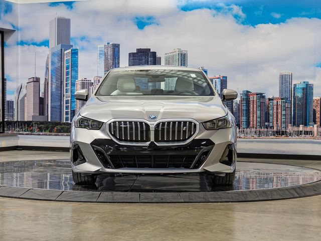 New 2027 BMW i5 xDrive40 w/ M Sport Package AWD/4WD image 3