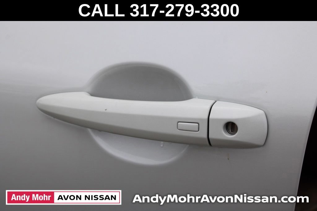 Used 2024 Nissan Rogue SV AWD/4WD image 16
