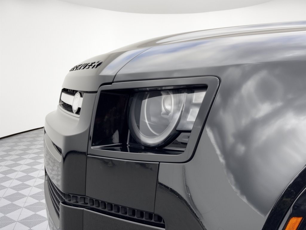 New 2026 Land Rover Defender 130 X-Dynamic SE AWD/4WD image 12