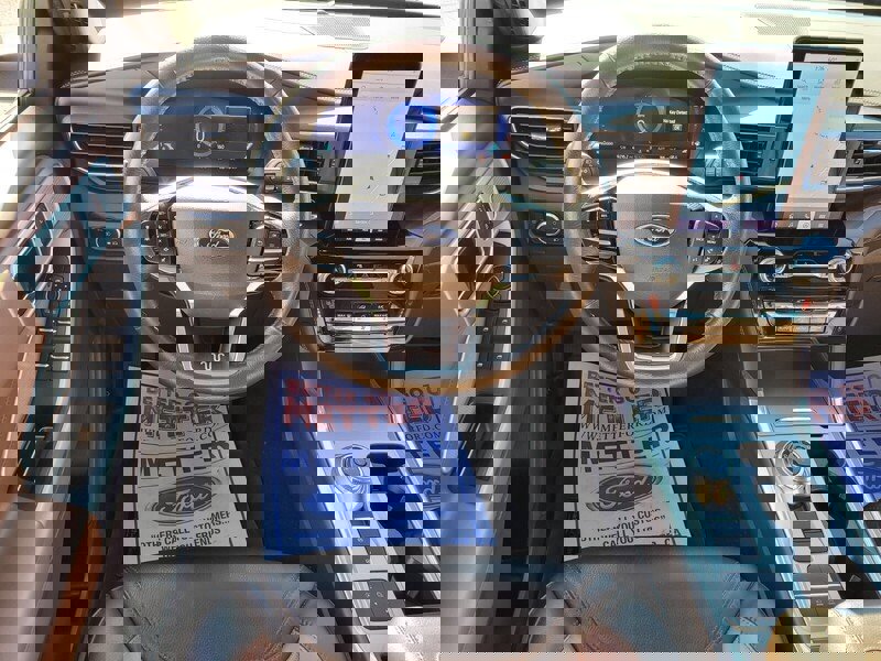 Used 2024 Ford Explorer King Ranch w/ Technology Package image 7