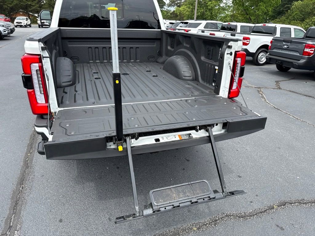 Used 2025 Ford F350 Platinum AWD/4WD image 35