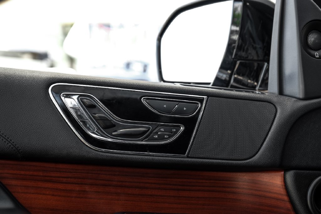 Used 2022 Lincoln Navigator Reserve AWD/4WD image 47