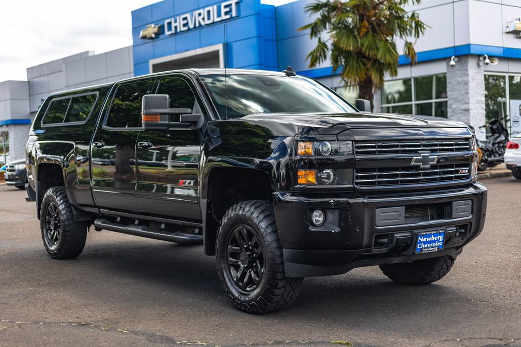 Used 2017 Chevrolet Silverado 3500 LTZ w/ Midnight Edition AWD/4WD image 7