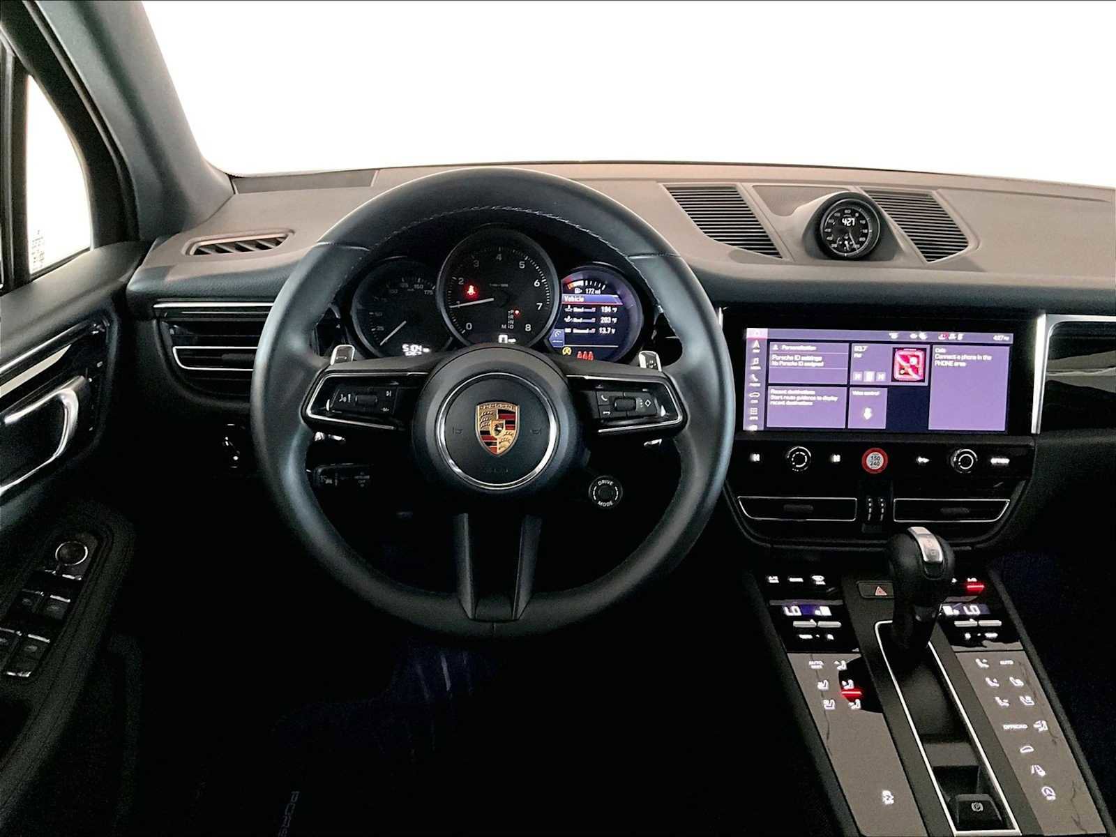 Used 2026 Porsche Macan AWD/4WD image 16