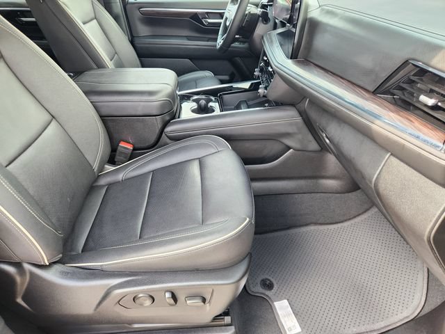 Certified 2025 Chevrolet Suburban Premier RWD image 14