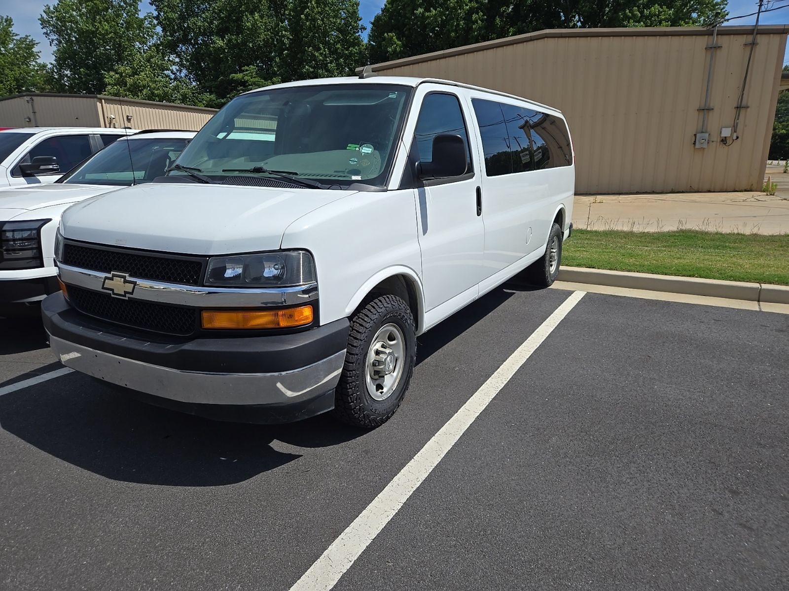 Used 2017 Chevrolet Express 3500 LT w/ LT Preferred Equipment Group RWD video 1