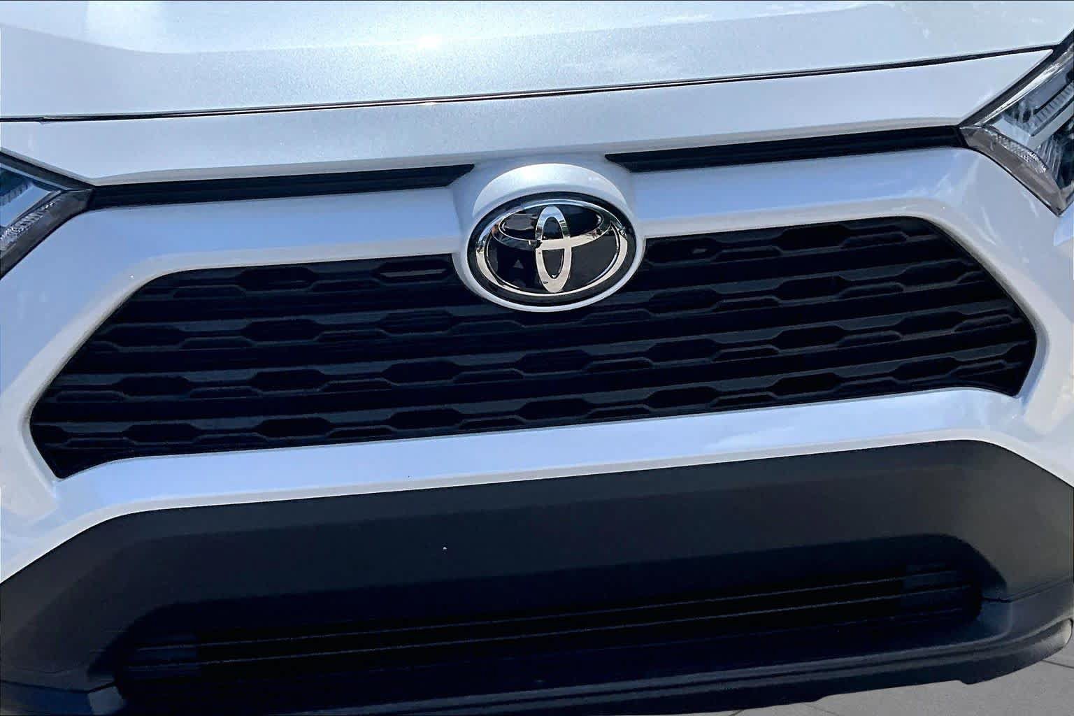 Used 2025 Toyota RAV4 XLE Premium w/ Weather Package FWD image 30