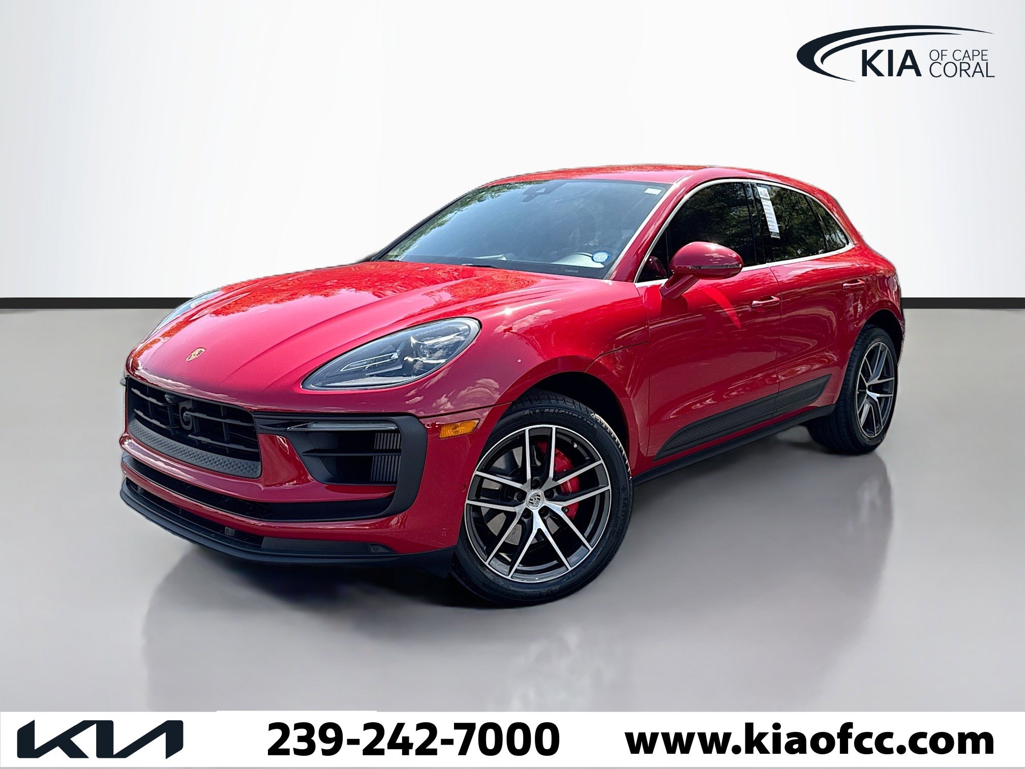 Used 2023 Porsche Macan S image 2