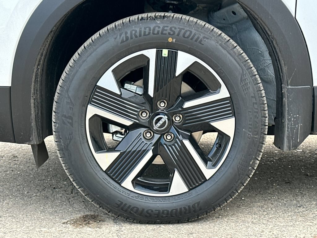 New 2026 Nissan Kicks SV w/ Cold Weather Package AWD/4WD image 5
