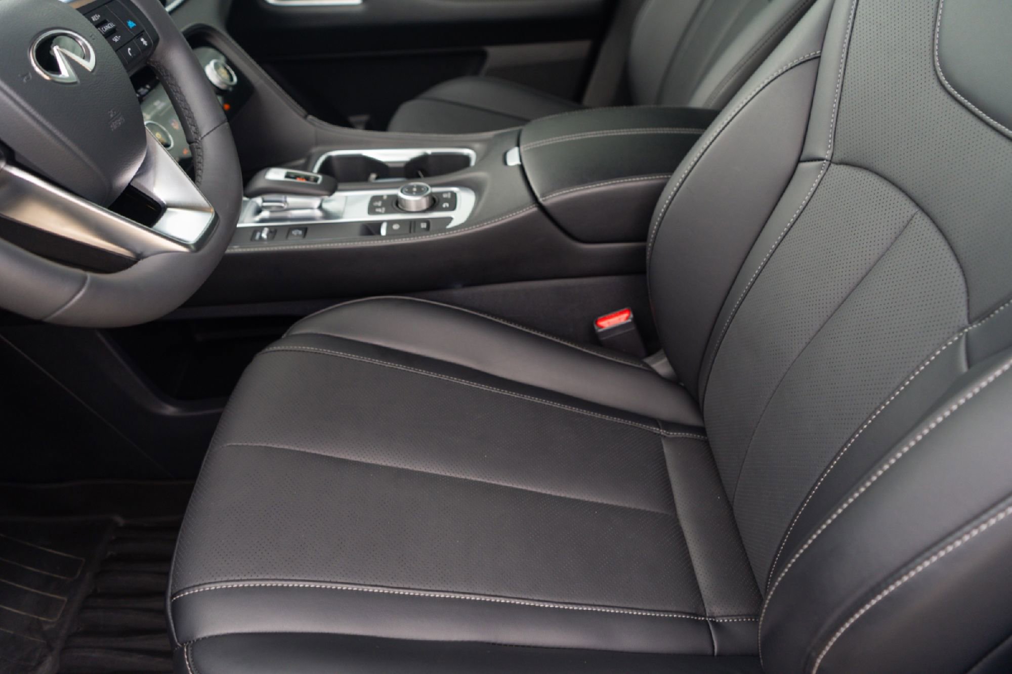 Certified 2026 INFINITI QX60 Luxe w/ Cargo Package image 8