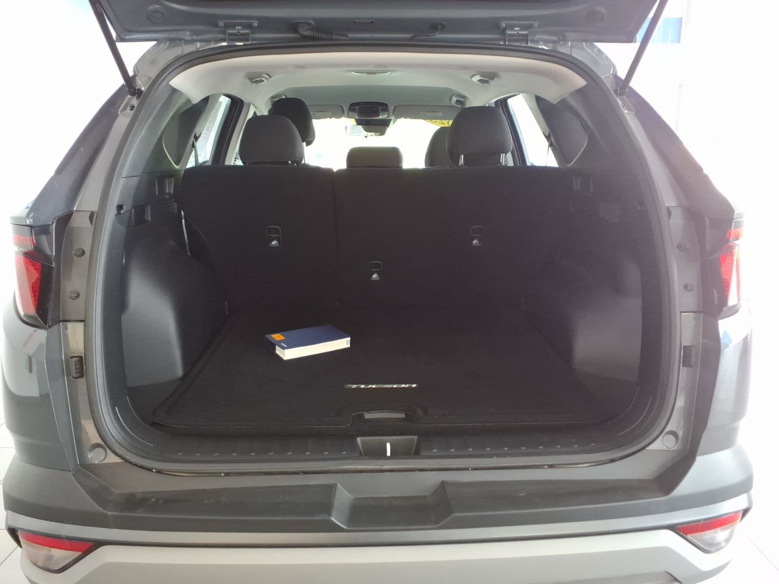 Certified 2025 Hyundai Tucson SE image 17