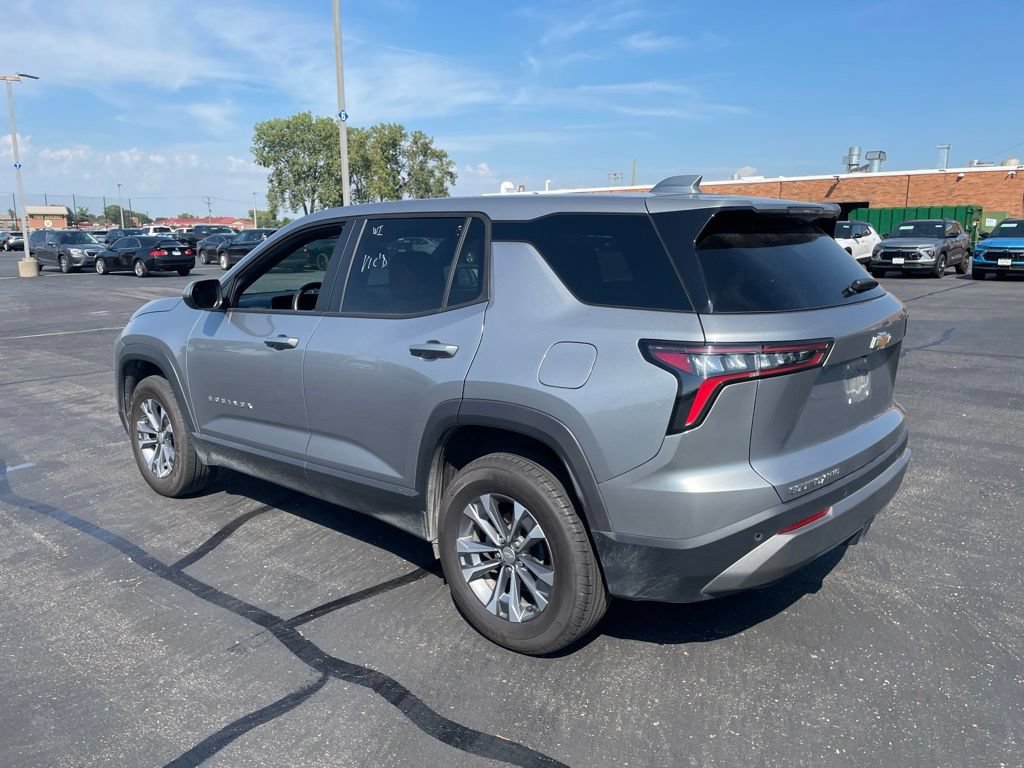 Used 2026 Chevrolet Equinox LT AWD/4WD image 3
