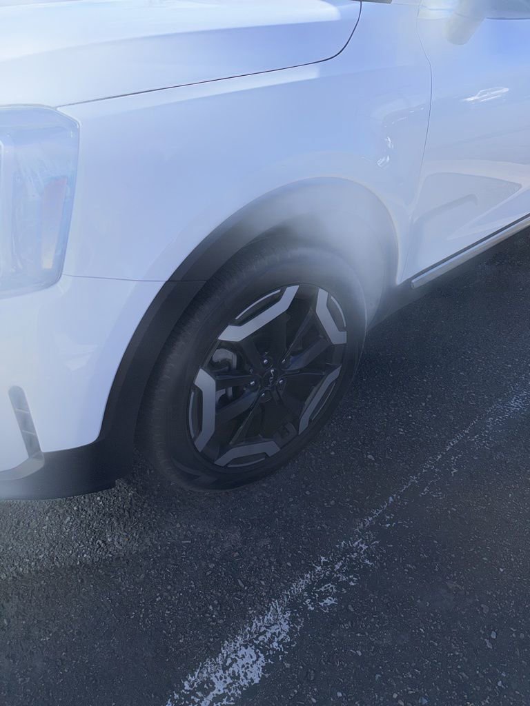 Used 2024 Kia Telluride S w/ S Sunroof Package image 6