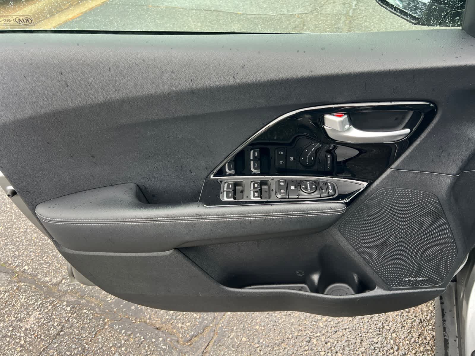 Certified 2022 Kia Niro EX FWD image 20