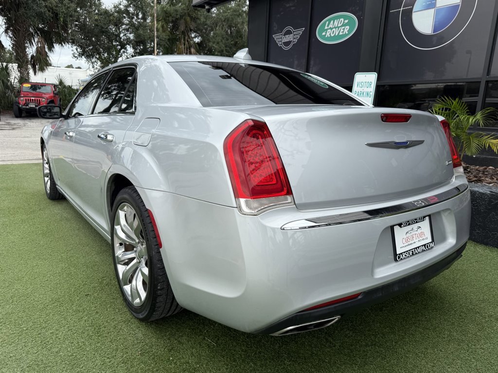 Used 2020 Chrysler 300 Limited image 4