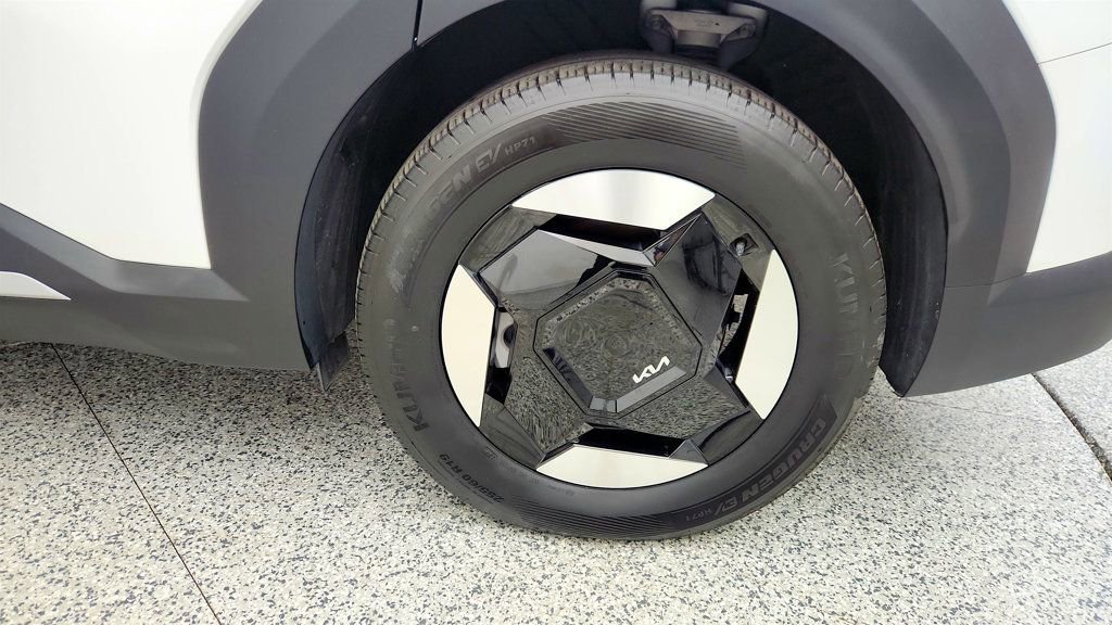 Used 2024 Kia EV9 Light image 9