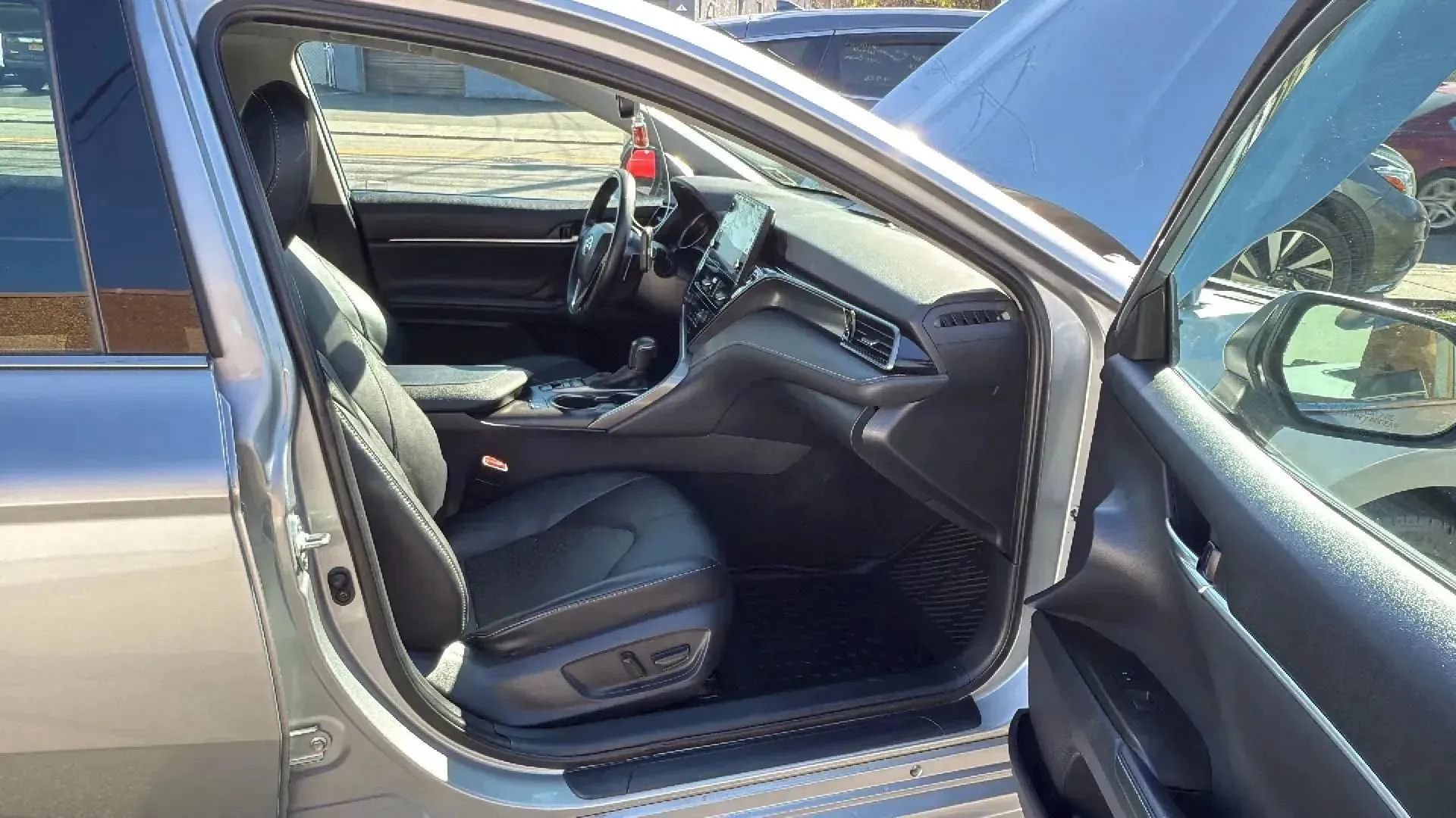 Used 2021 Toyota Camry XSE FWD image 25