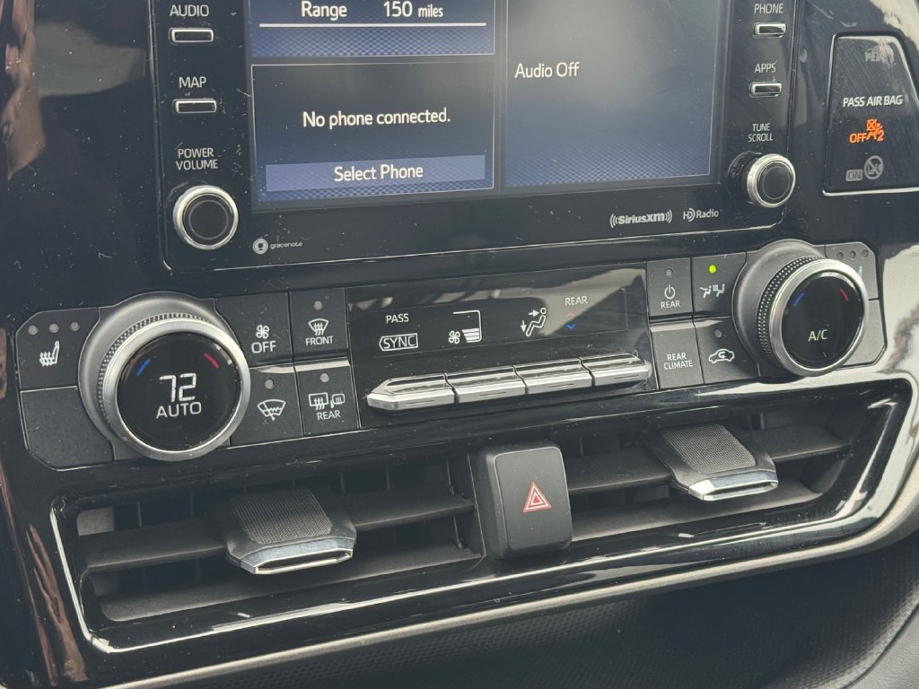 Used 2022 Toyota Highlander XLE AWD/4WD image 23