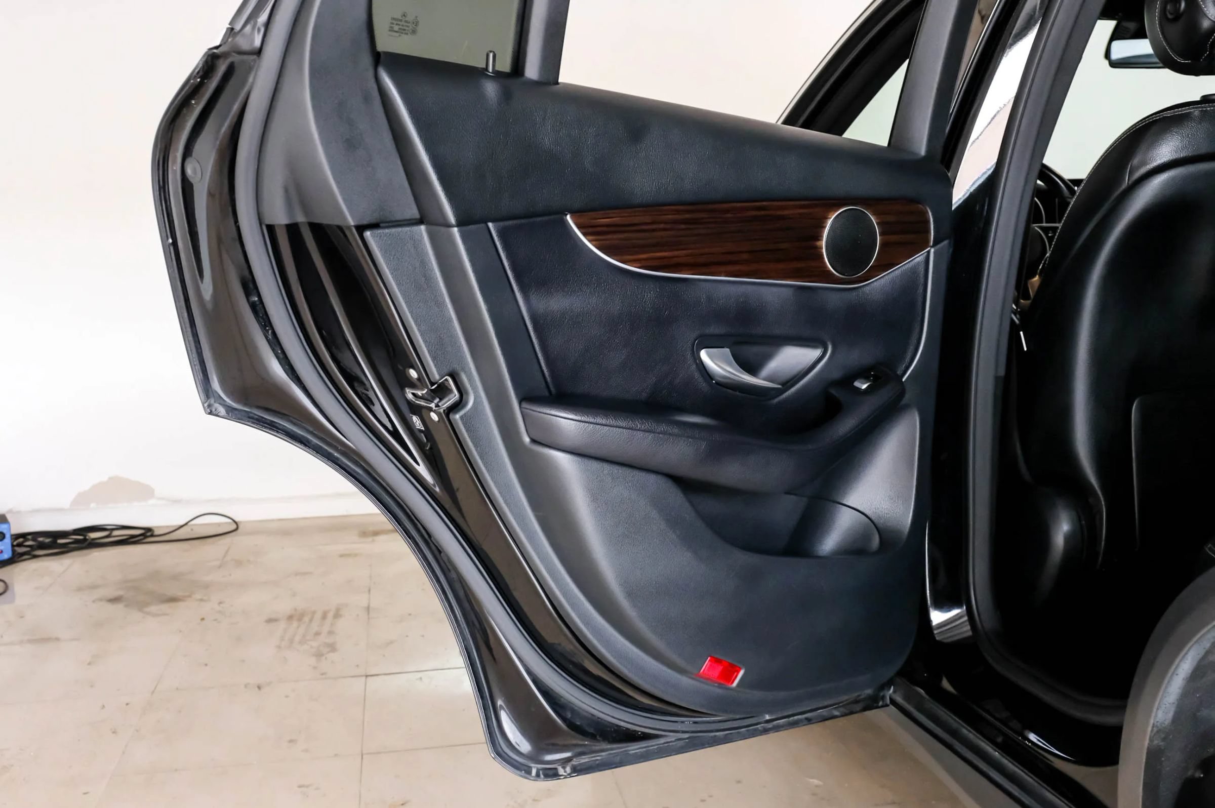 Used 2020 Mercedes-Benz GLC 300 4MATIC image 50