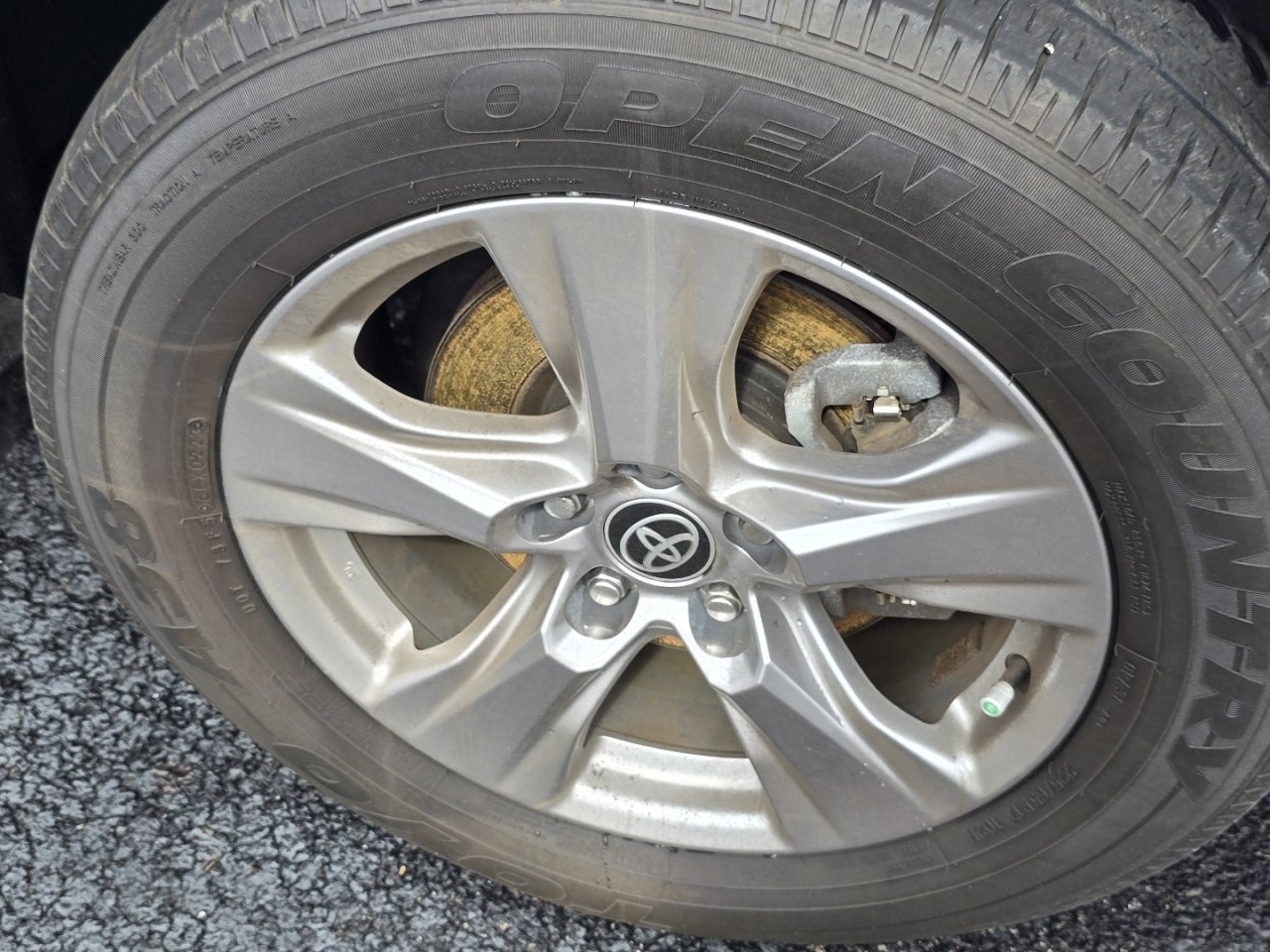 Used 2023 Toyota RAV4 XLE w/ Convenience Package image 11