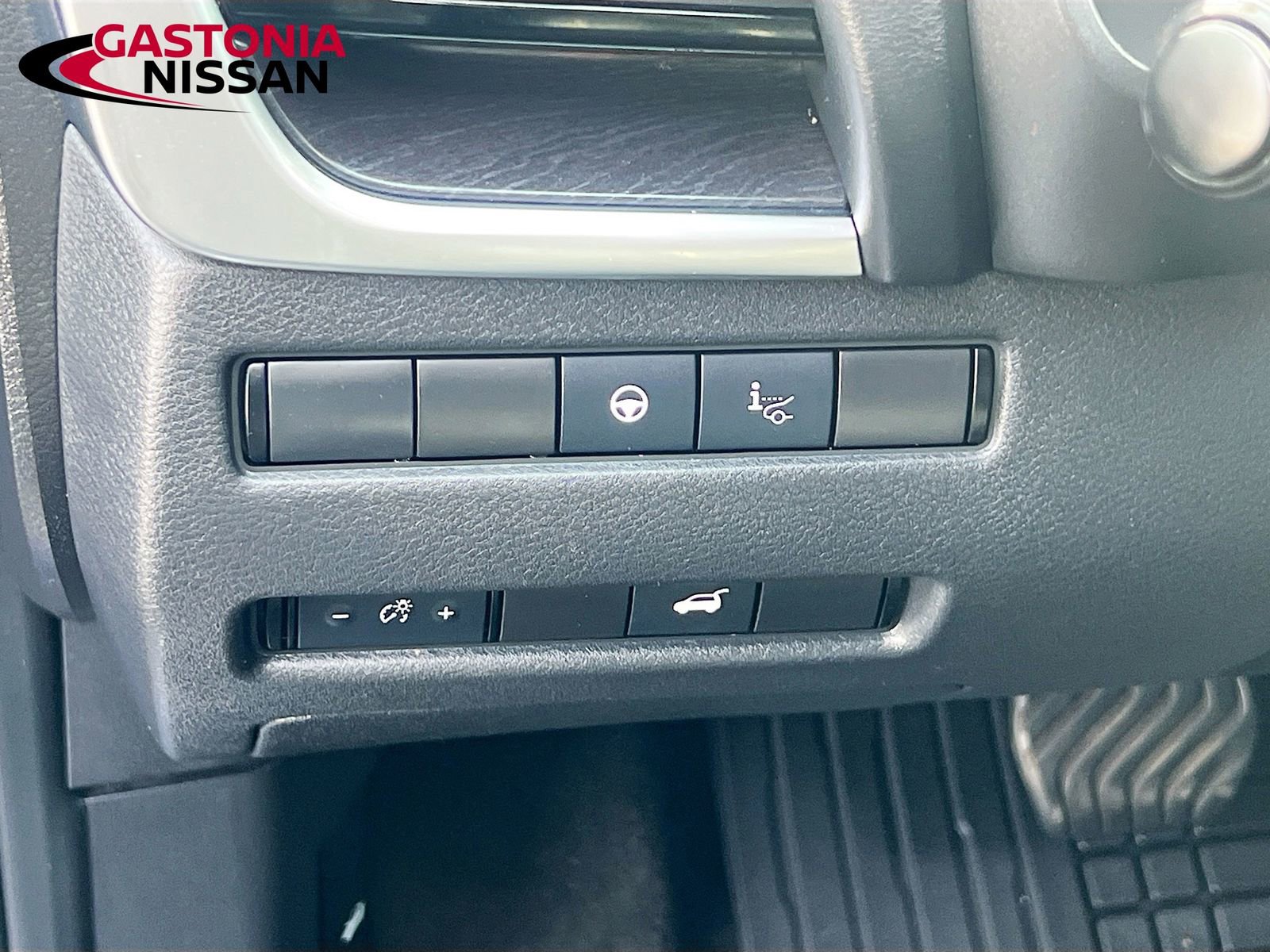 Used 2021 Nissan Rogue Platinum image 13