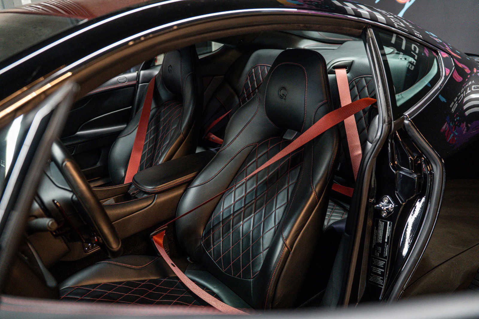Used 2015 Aston Martin Vanquish Coupe RWD image 9