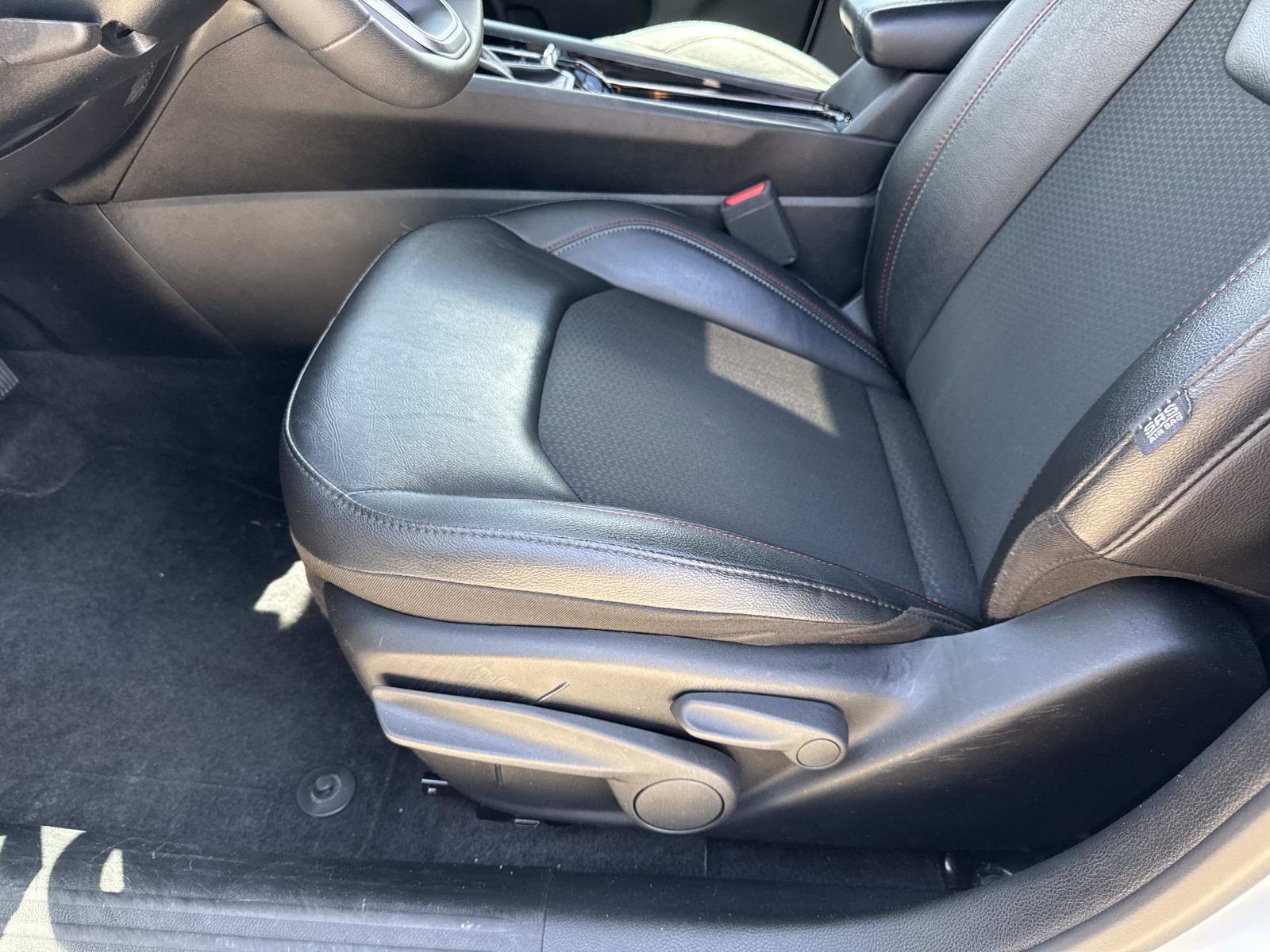Used 2025 Jeep Compass Trailhawk AWD/4WD image 16