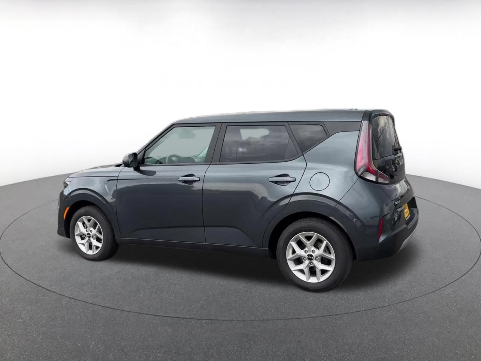 Used 2025 Kia Soul LX w/ LX Technology Package FWD image 9