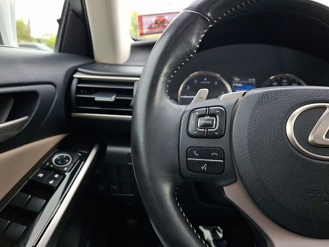 Used 2017 Lexus IS 200t w/ Premium Package RWD image 21