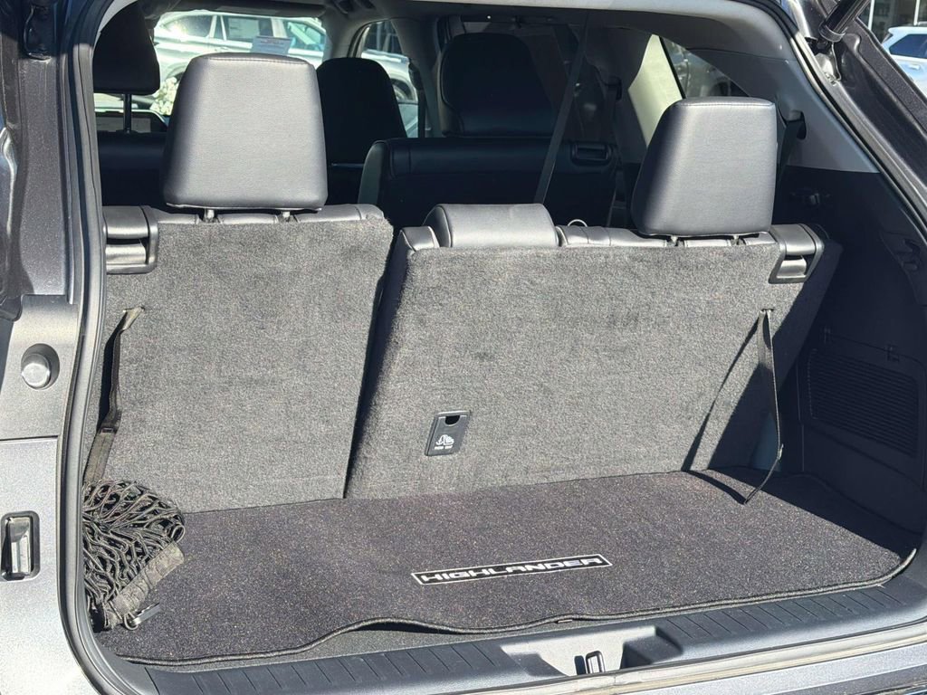Used 2023 Toyota Highlander Platinum image 8
