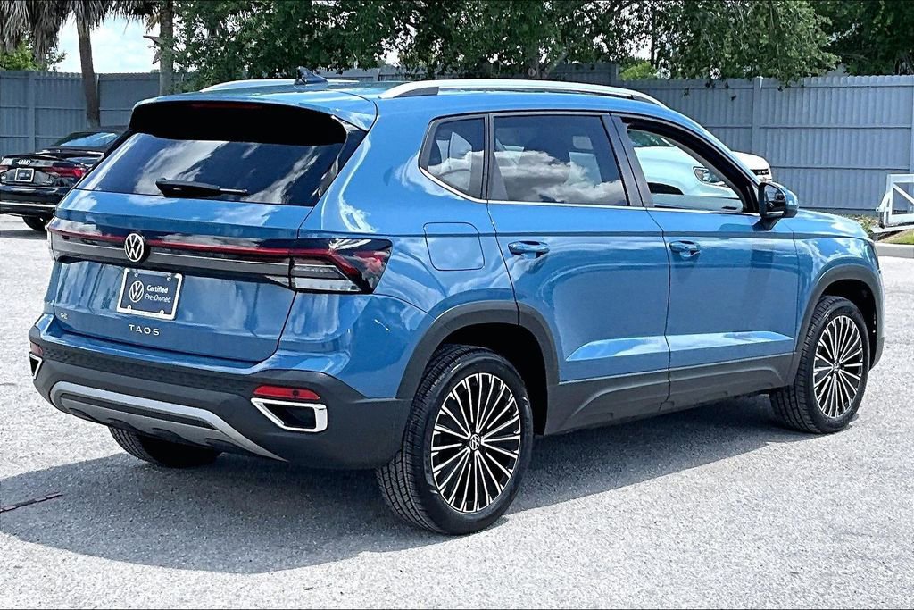 Used 2025 Volkswagen Taos SE image 5