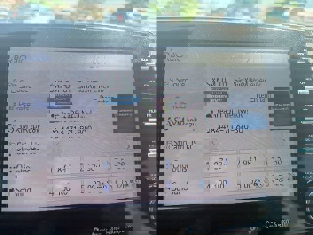 Used 2022 Toyota Avalon XLE w/ Moonroof Package FWD image 22