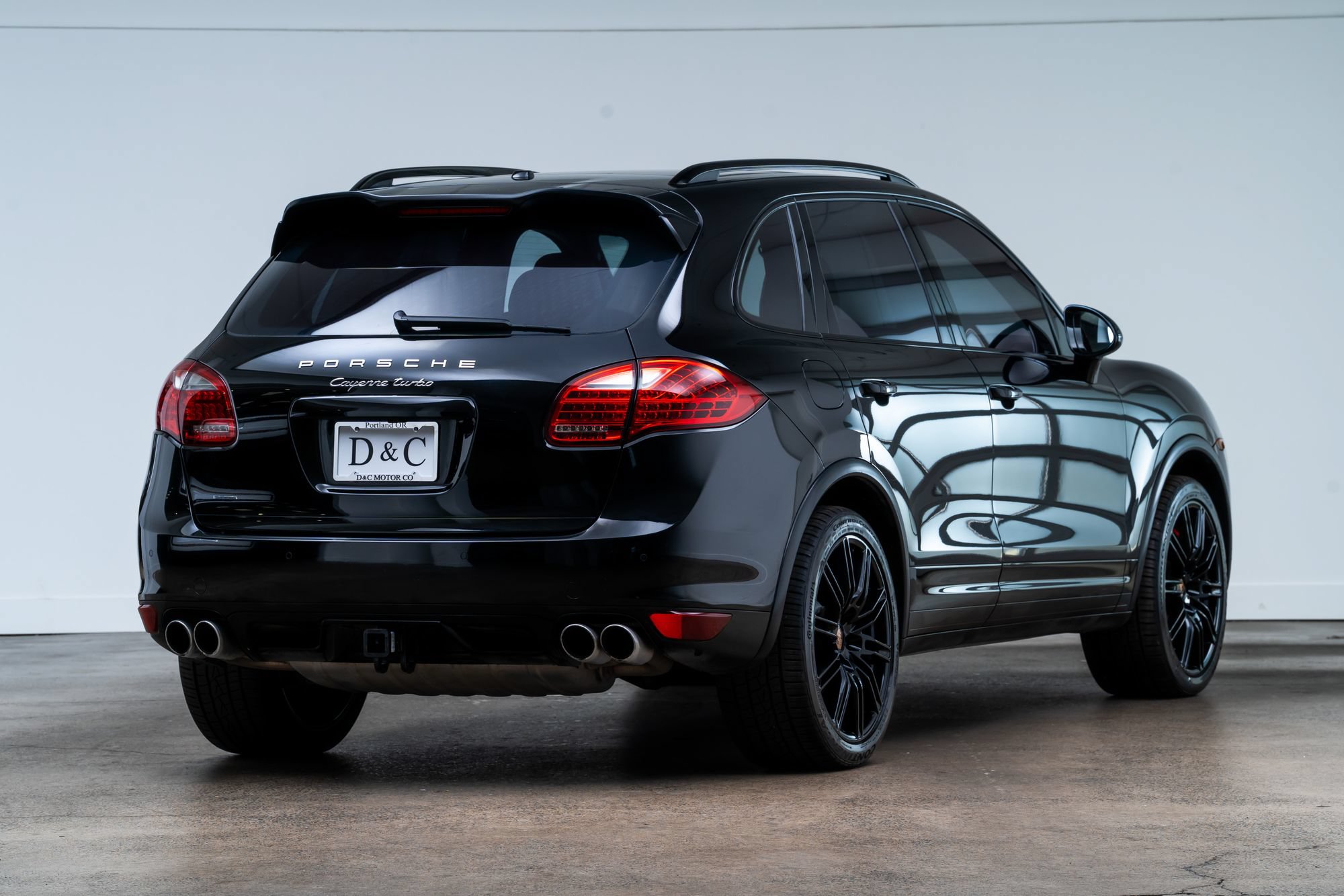 Used 2014 Porsche Cayenne Turbo w/ Comfort Plus Package (PU4) AWD/4WD image 6