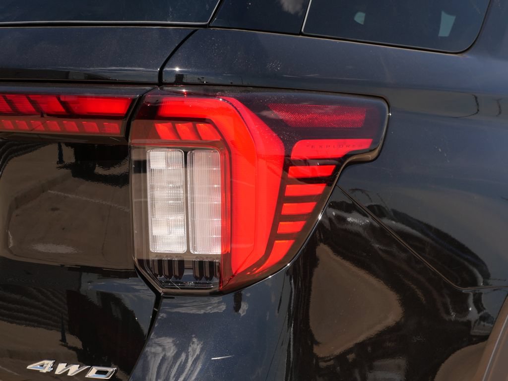New 2026 Ford Explorer Platinum w/ LUX Leather Package AWD/4WD image 8