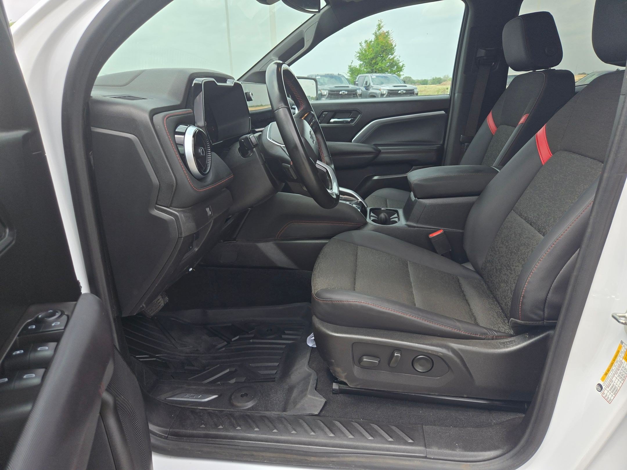 Certified 2025 Chevrolet Colorado Z71 AWD/4WD image 9