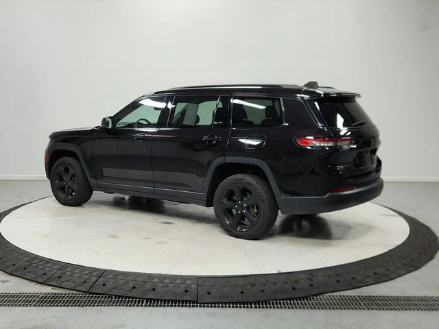 Used 2023 Jeep Grand Cherokee L Limited w/ Black Appearance Package AWD/4WD image 6