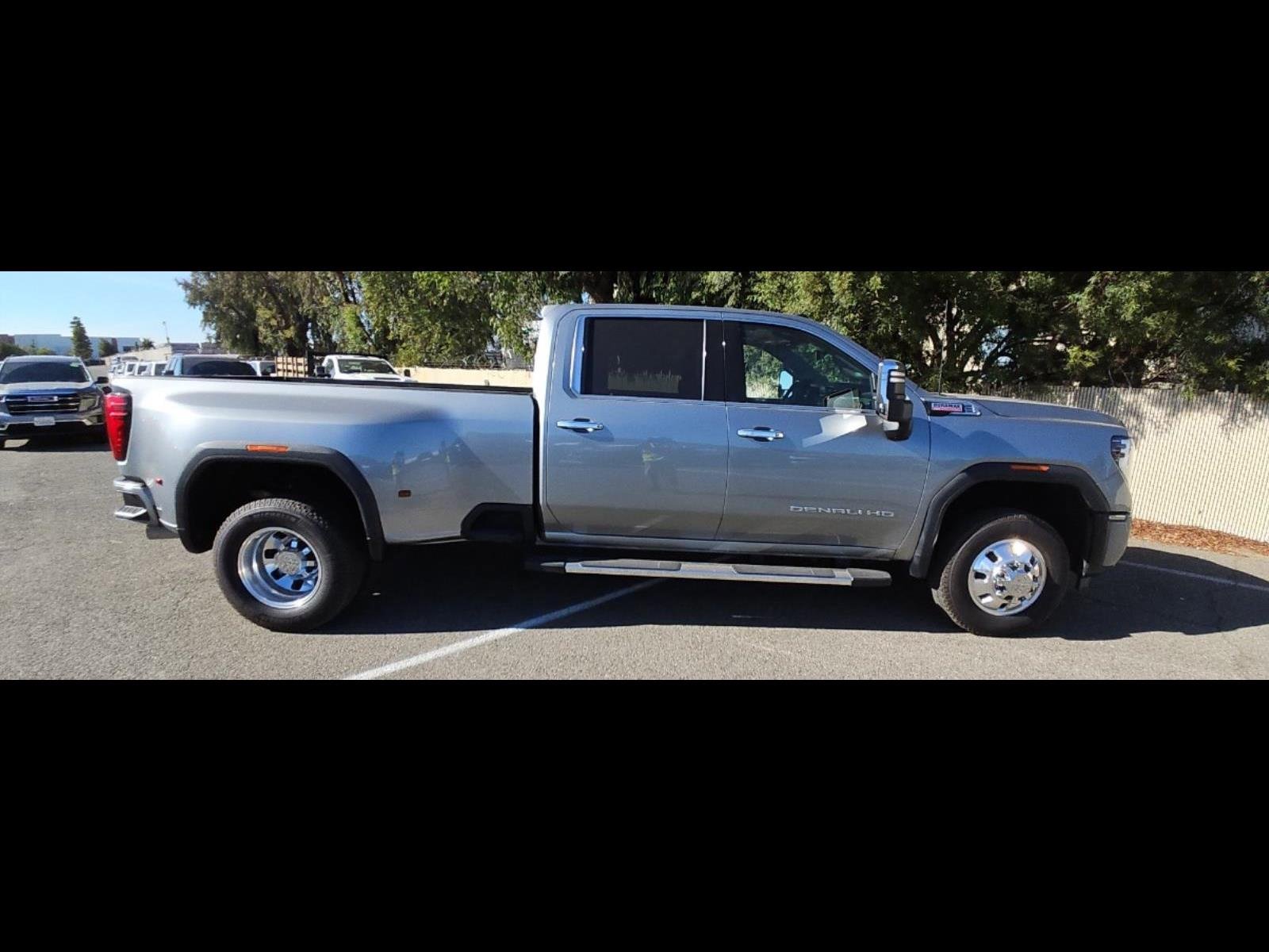 Used 2024 GMC Sierra 3500 Denali w/ Denali Reserve Package AWD/4WD image 22