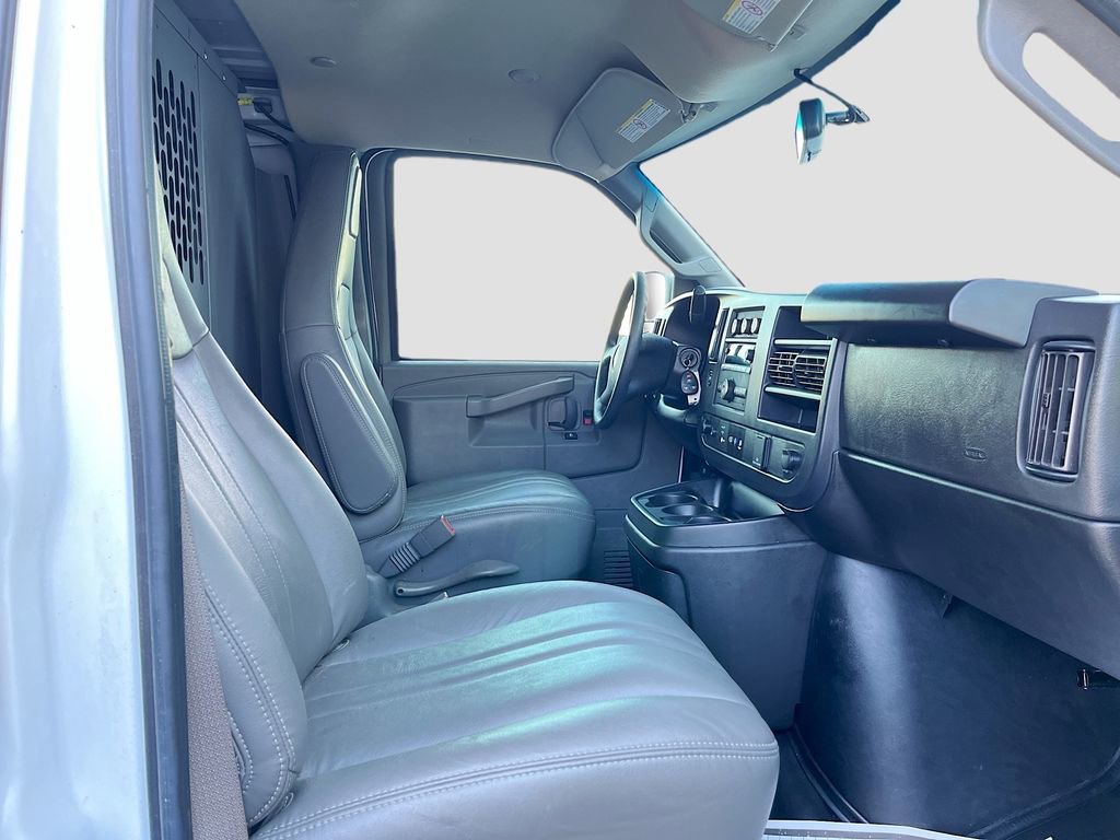Used 2024 GMC Savana 2500 w/ Driver Convenience Package image 25