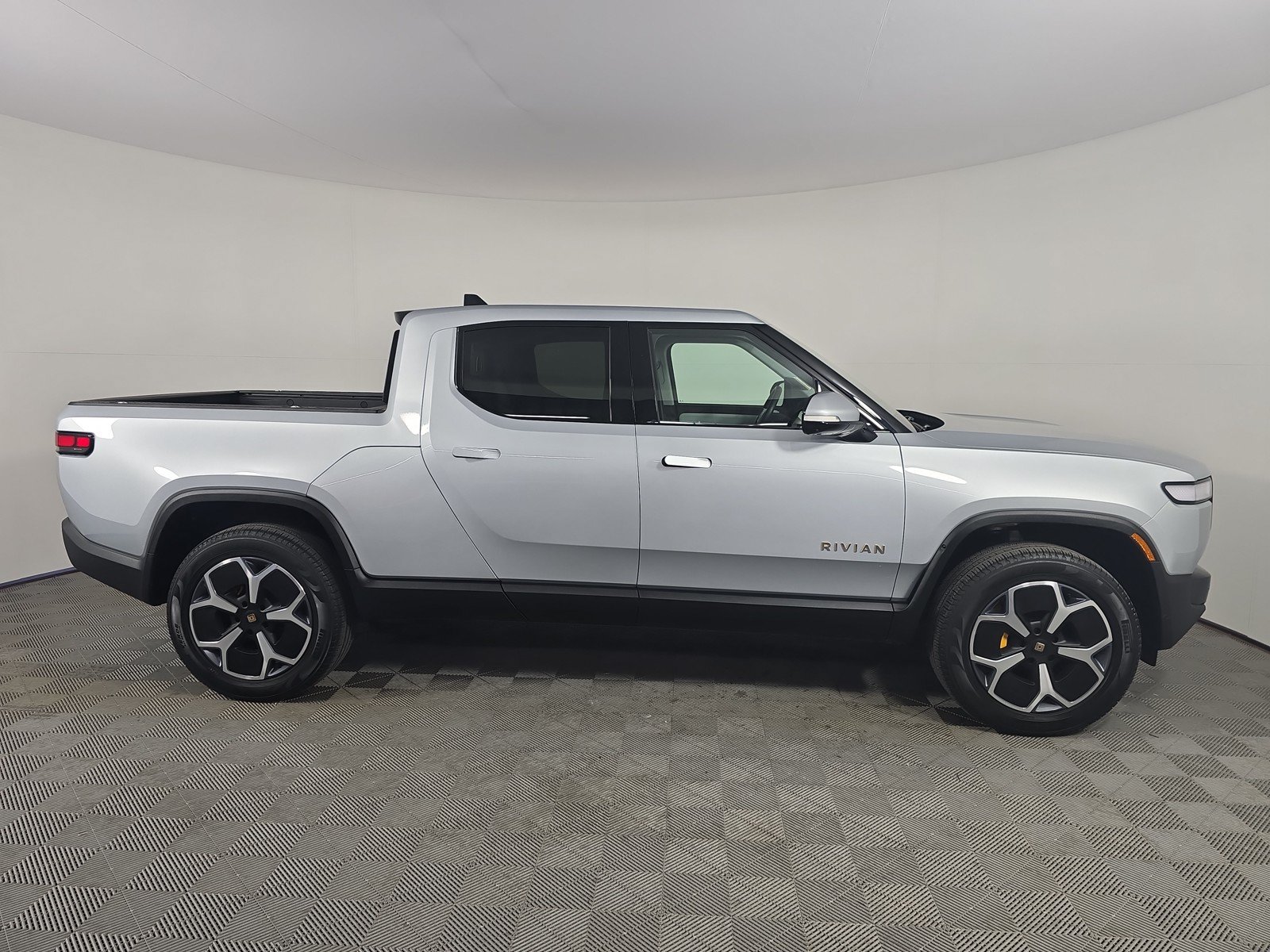 Used 2023 Rivian R1T Adventure AWD/4WD image 6