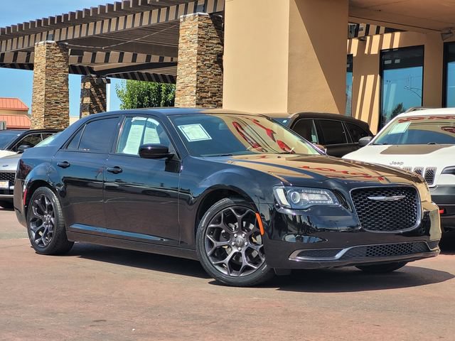 Used 2019 Chrysler 300 Touring w/ Sport Appearance Package RWD image 2