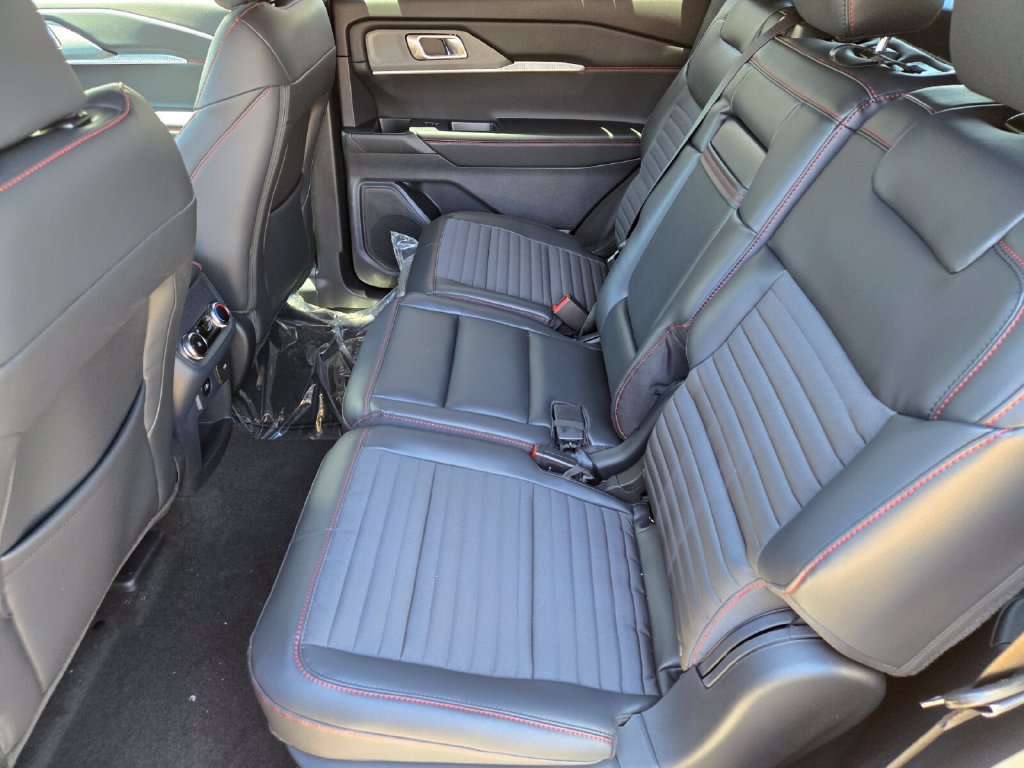 New 2026 Ford Explorer ST-Line w/ ST-Line Street Pack AWD/4WD image 11