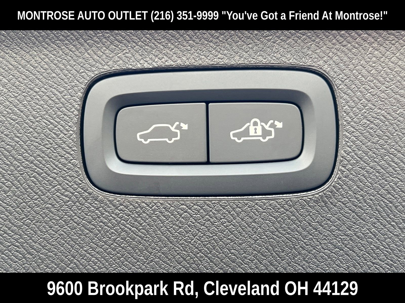 New 2025 Volvo XC90 T8 Plus w/ Protection Package Premier image 40