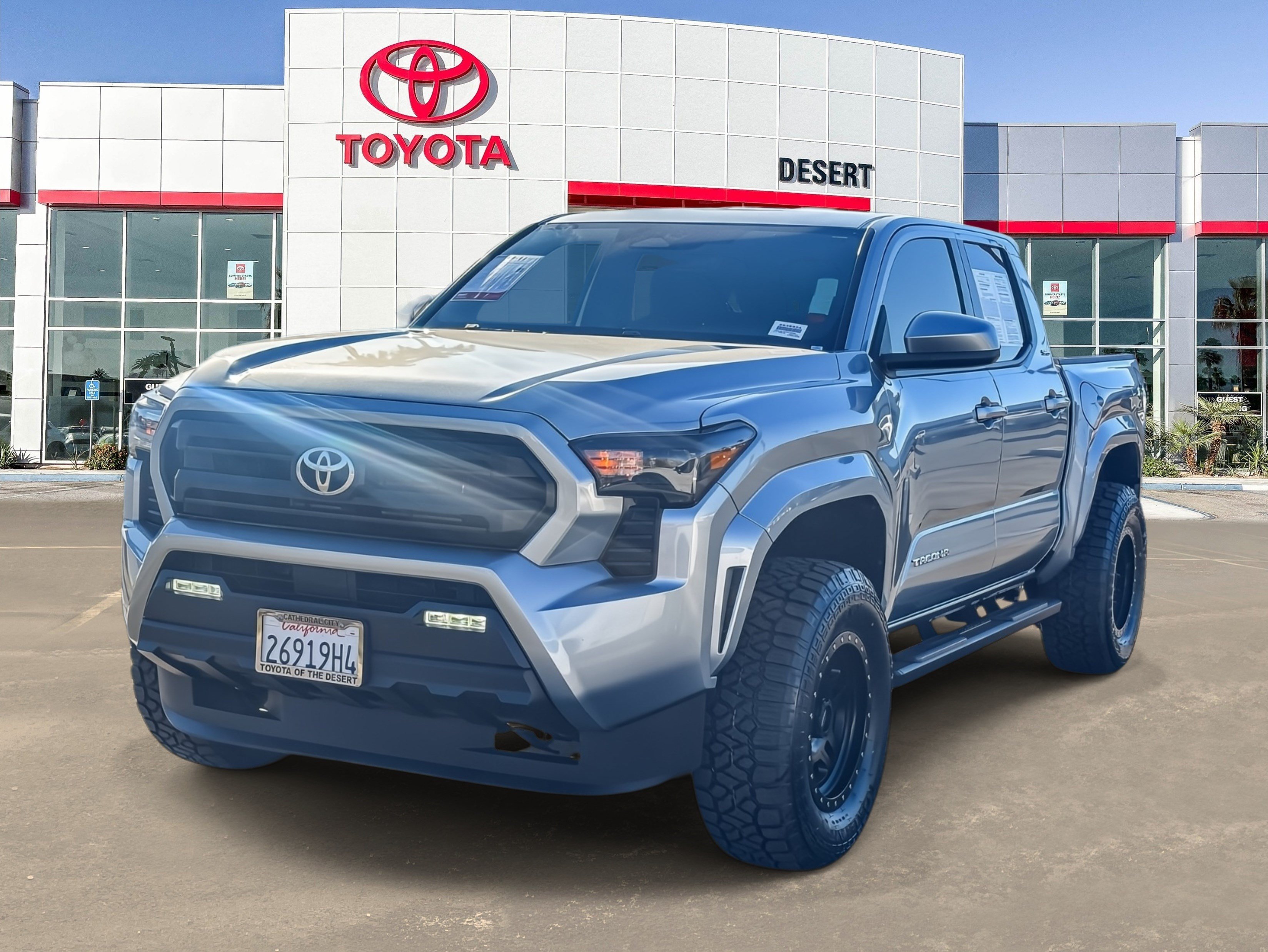 Used 2025 Toyota Tacoma SR5 AWD/4WD image 3
