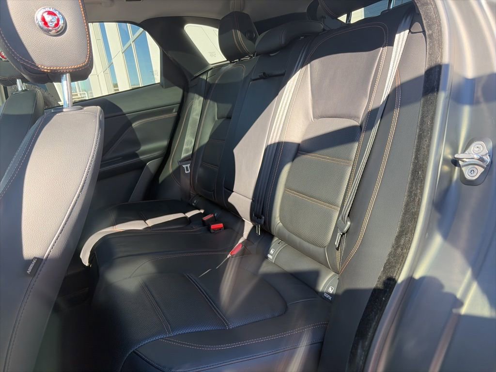 Used 2018 Jaguar F-PACE Prestige image 10